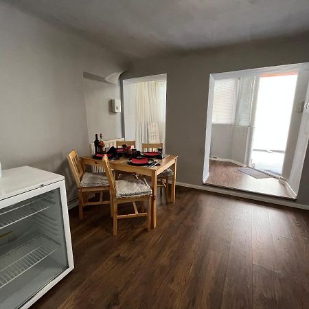 Grey House Appartement Braşov Buitenkant foto