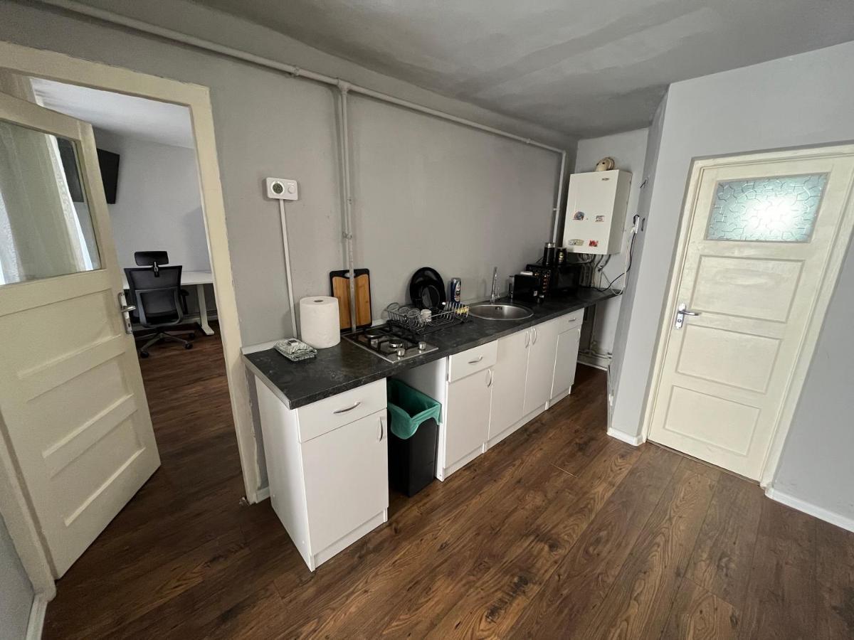 Grey House Appartement Braşov Buitenkant foto